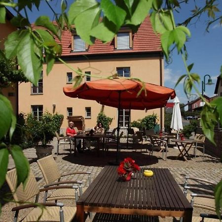 Hotel Weinblatt Зомерах Екстериор снимка
