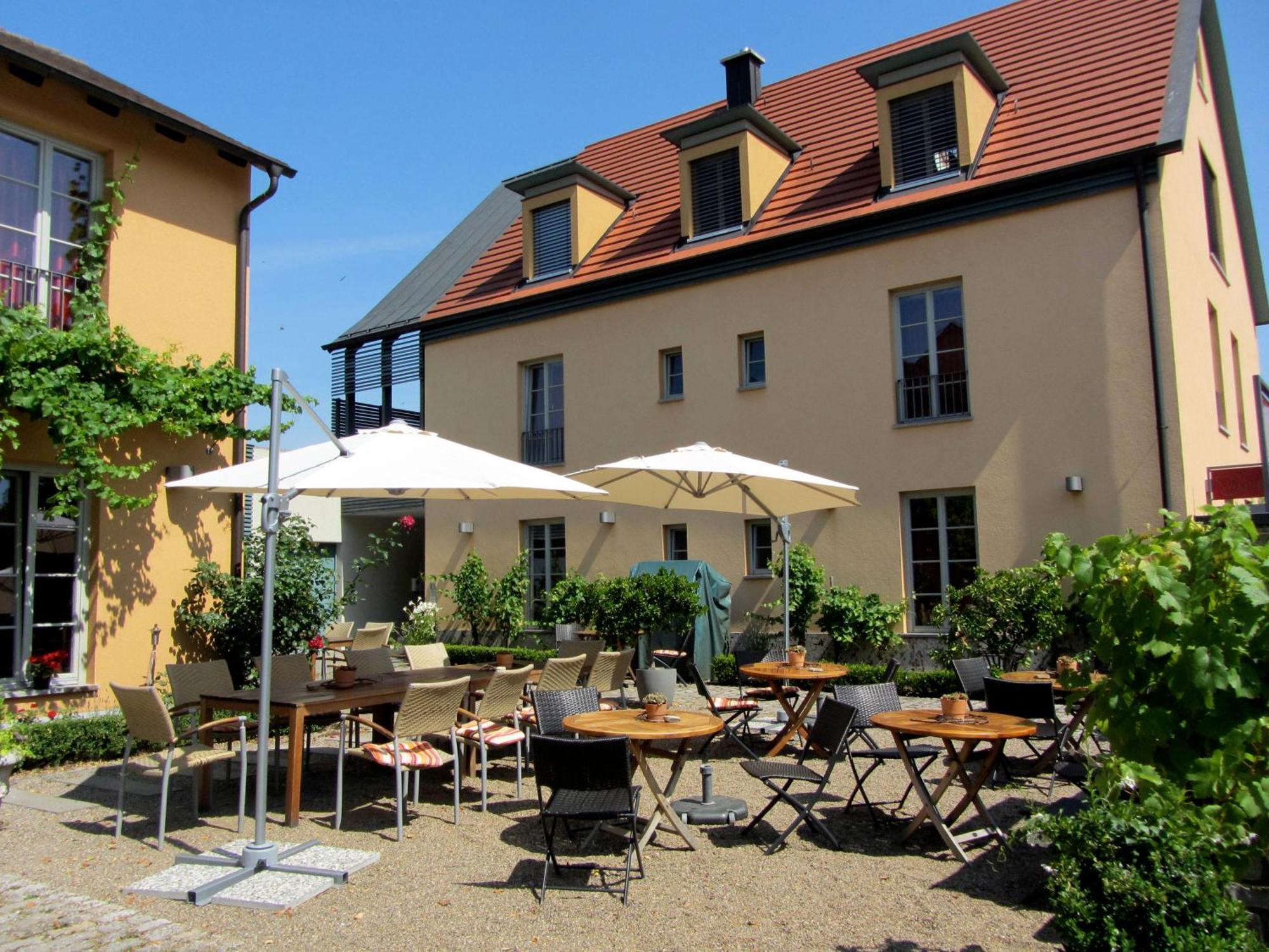 Hotel Weinblatt Зомерах Екстериор снимка
