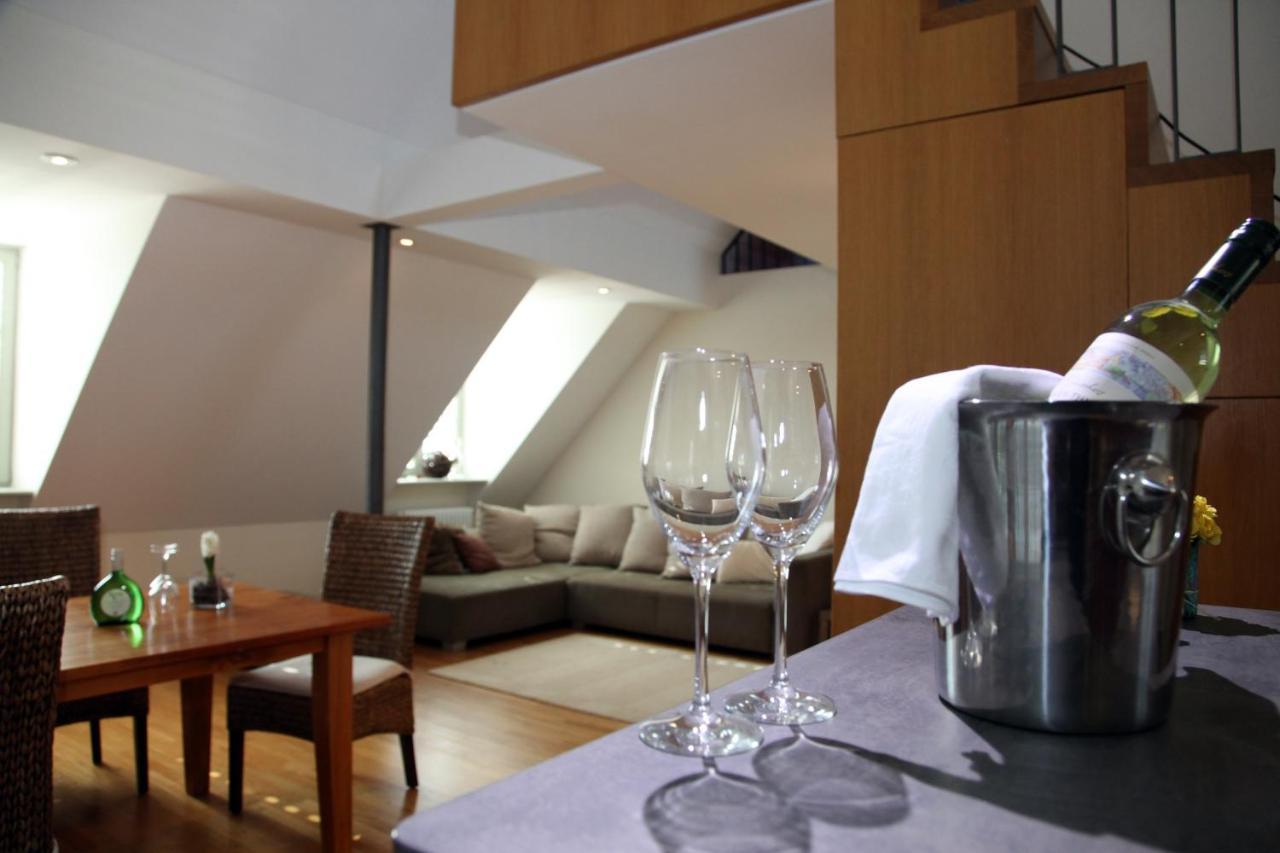 Hotel Weinblatt Зомерах Екстериор снимка